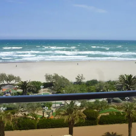 Deux-pieces Face Renove Avec Parking, Loggia, Et Equipements Modernes, A - Fr-1-750-5 Apartment Canet-en-Roussillon