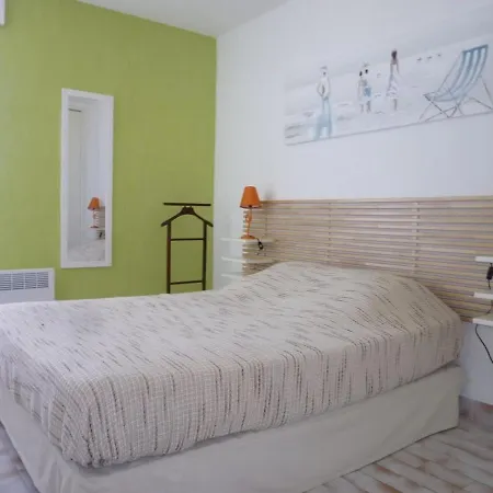 Deux-pieces Face Renove Avec Parking, Loggia, Et Equipements Modernes, A - Fr-1-750-5 Apartment *